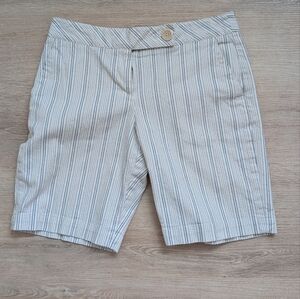 Talbots Petites Striped Bermuda Shorts Cream Black | 10P | Stretch Cotton